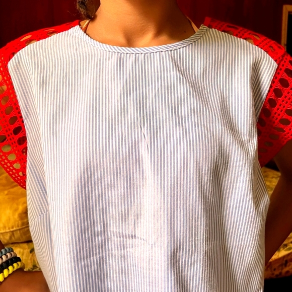Maeve brand top size small blue white pinstripe red crochet fluff sleeve - Picture 8 of 8